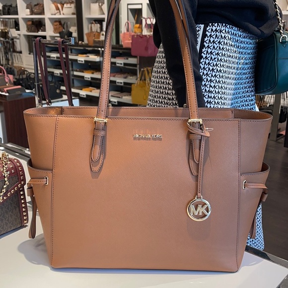 Michael Kors Gilly Travel Large Drawstring Tote - Picture 10 of 16